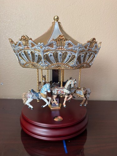 Sfmb royal crest merry - merry, go
